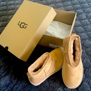 Women’s size 7 UGG Boots